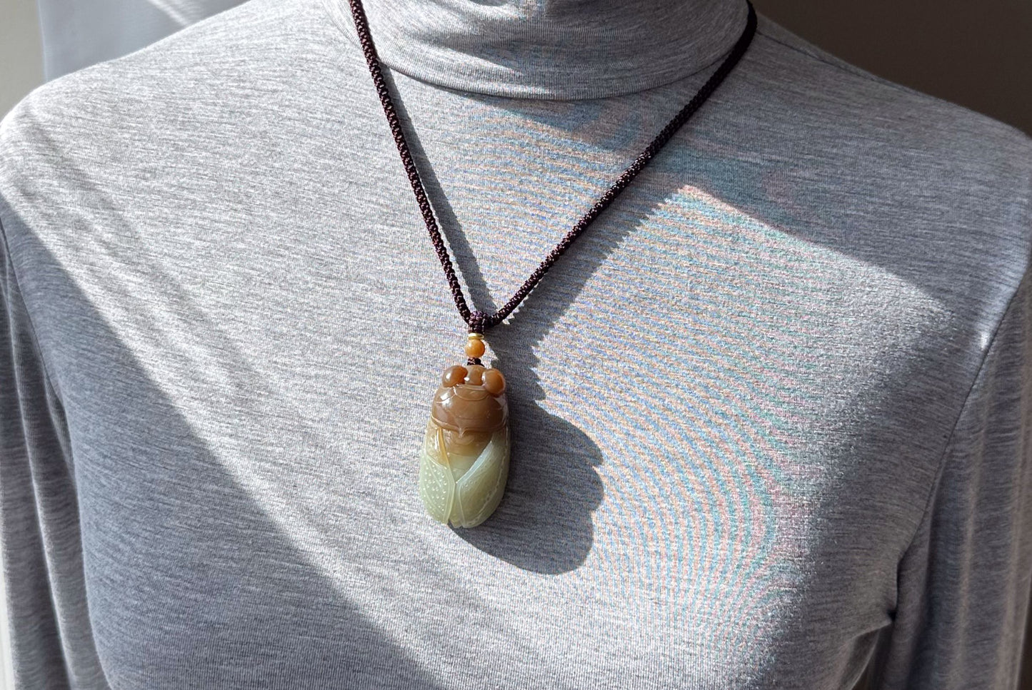 Certified Natural High-quality Ruoqiang Yellow and Sugar Brown Nephrite Jade Hand Carved Cicada Pendant, 天然若羌青黄口带糖和田玉手工雕刻一鸣惊人(蝉)吊坠