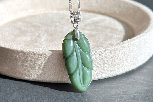 Certified High Grade Bluish-Green Jade Carved Left Pendant, Green Nephrite Pendant, 天然粉青碧玉叶子吊坠