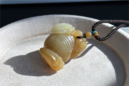 Certified Natural Golden Sugar-White Nephrite Jade Three-Legged Money Toad Pendant | Hand-Carved, 天然金糖白玉手工雕刻三足金蟾吊坠