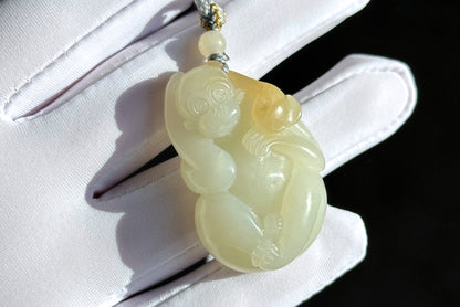 Certified Natural Russian White Nephrite Jade Hand-Carved Monkey with Ruyi Pendant, 天然俄白带一口糖和田玉手工雕刻猴子如意吊坠