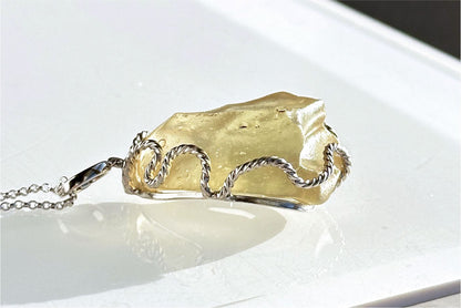 16.216Grams, Natural Authentic Libyan Desert Glass Tektite Silver Wrapped Pendant, Raw Libyan Desert Glass Pendant, 天然利比亚黄金陨石原石吊坠