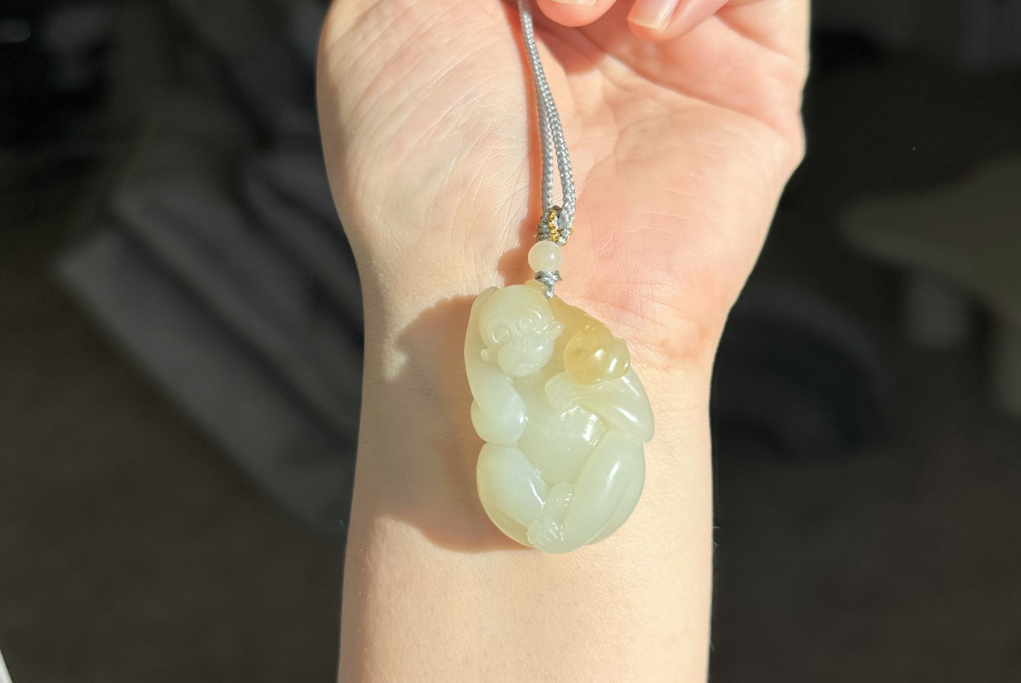 Certified Natural Russian White Nephrite Jade Hand-Carved Monkey with Ruyi Pendant, 天然俄白带一口糖和田玉手工雕刻猴子如意吊坠