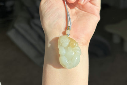 Certified Natural Russian White Nephrite Jade Hand-Carved Monkey with Ruyi Pendant, 天然俄白带一口糖和田玉手工雕刻猴子如意吊坠