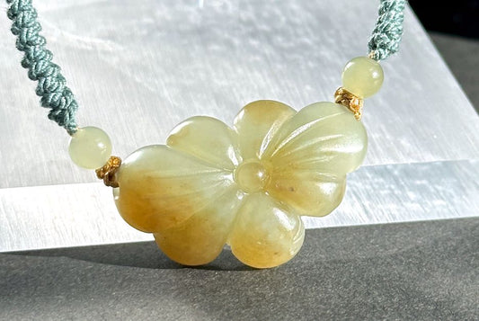 Certified Blue and Brown Sugar Nephrite Hand Carved Lotus Flower Pendant, 天然且末天空蓝带糖和田玉手工雕刻莲花吊坠