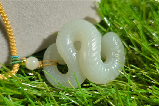 Certified Natural Qiemo White Nephrite Jade Hand-Carved Snake Pendant, 天然且末白和田玉手工雕刻蛇吊坠
