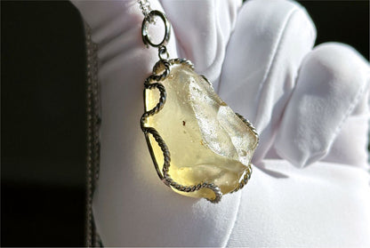 16.216Grams, Natural Authentic Libyan Desert Glass Tektite Silver Wrapped Pendant, Raw Libyan Desert Glass Pendant, 天然利比亚黄金陨石原石吊坠