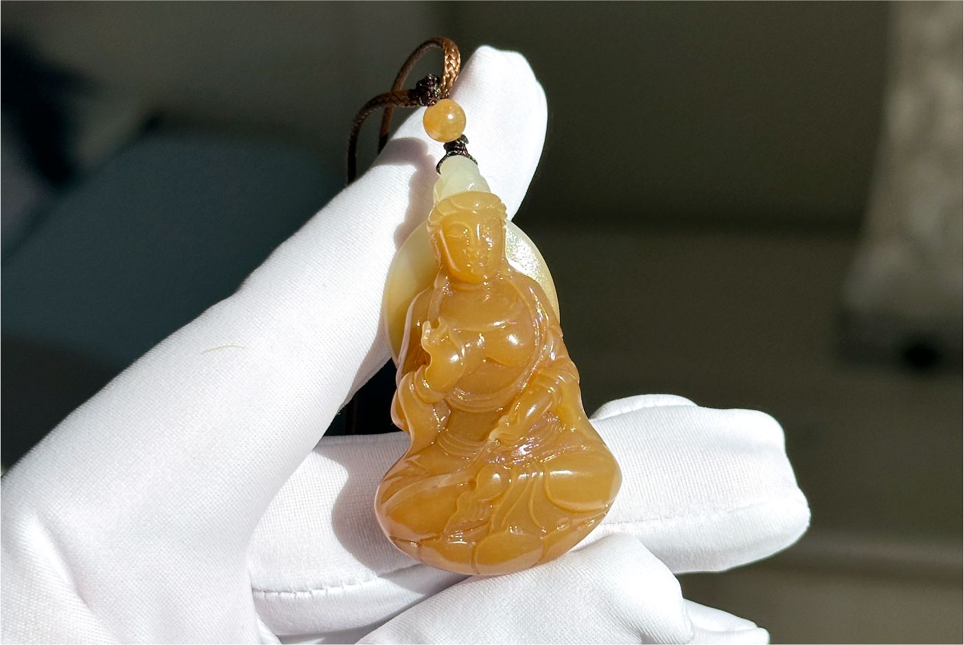 Certified Natural Golden Sugar-White Nephrite Jade Guanyin Pendant – Hand-Carved, 天然黄金糖白玉手工雕刻观音吊坠