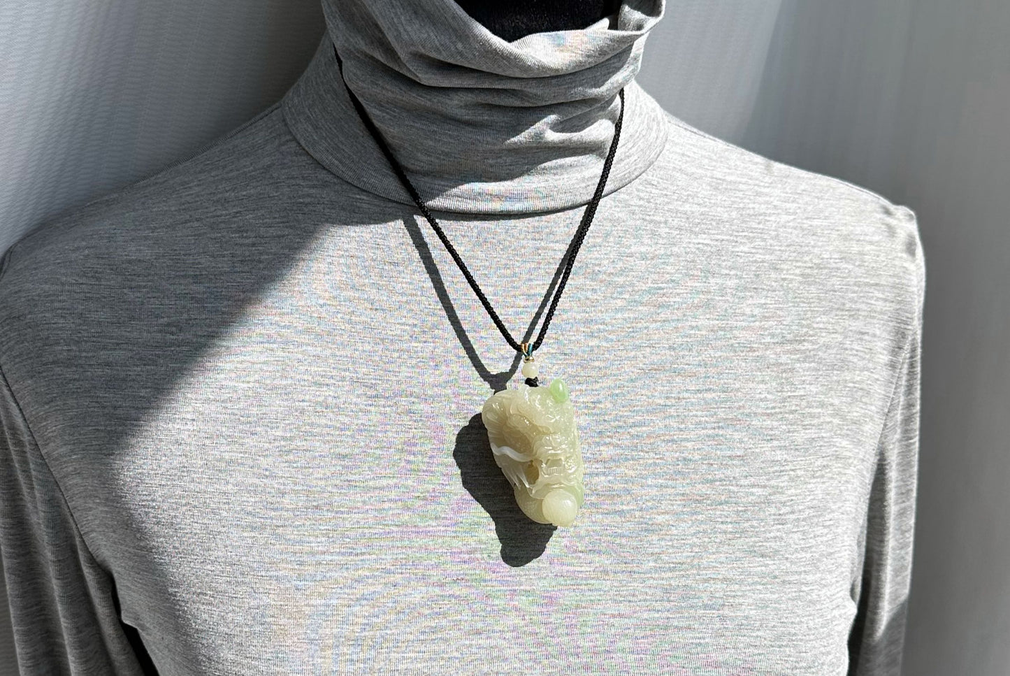 Certified Natural Qingshui and Emerald Green Nephrite Jade Hand Carved Dragon Pendant, 天然晴水带翠和田玉手工雕刻龙吊坠
