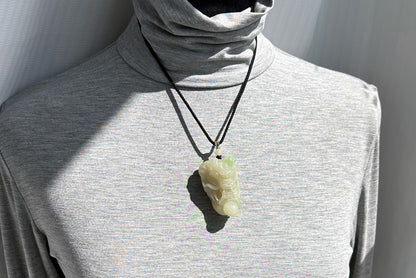 Certified Natural Qingshui and Emerald Green Nephrite Jade Hand Carved Dragon Pendant, 天然晴水带翠和田玉手工雕刻龙吊坠