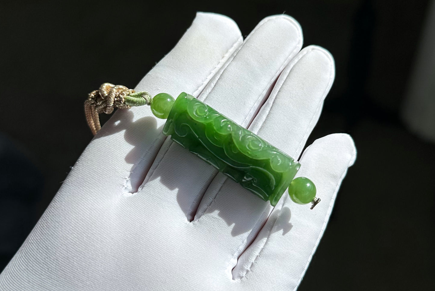Certified Natural Vivid Green Nephrite Jade Carved triangular barrel-shaped Pendant，天然辣绿碧玉三角桶珠吊坠