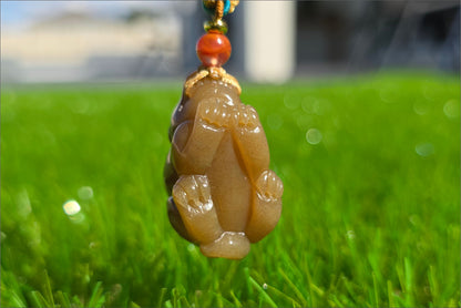 Certified Natural Yellow Sugar Nephrite Jade Hand-Carved Pixiu Pendant, 天然且末黄糖和田玉手工雕刻貔貅吊坠
