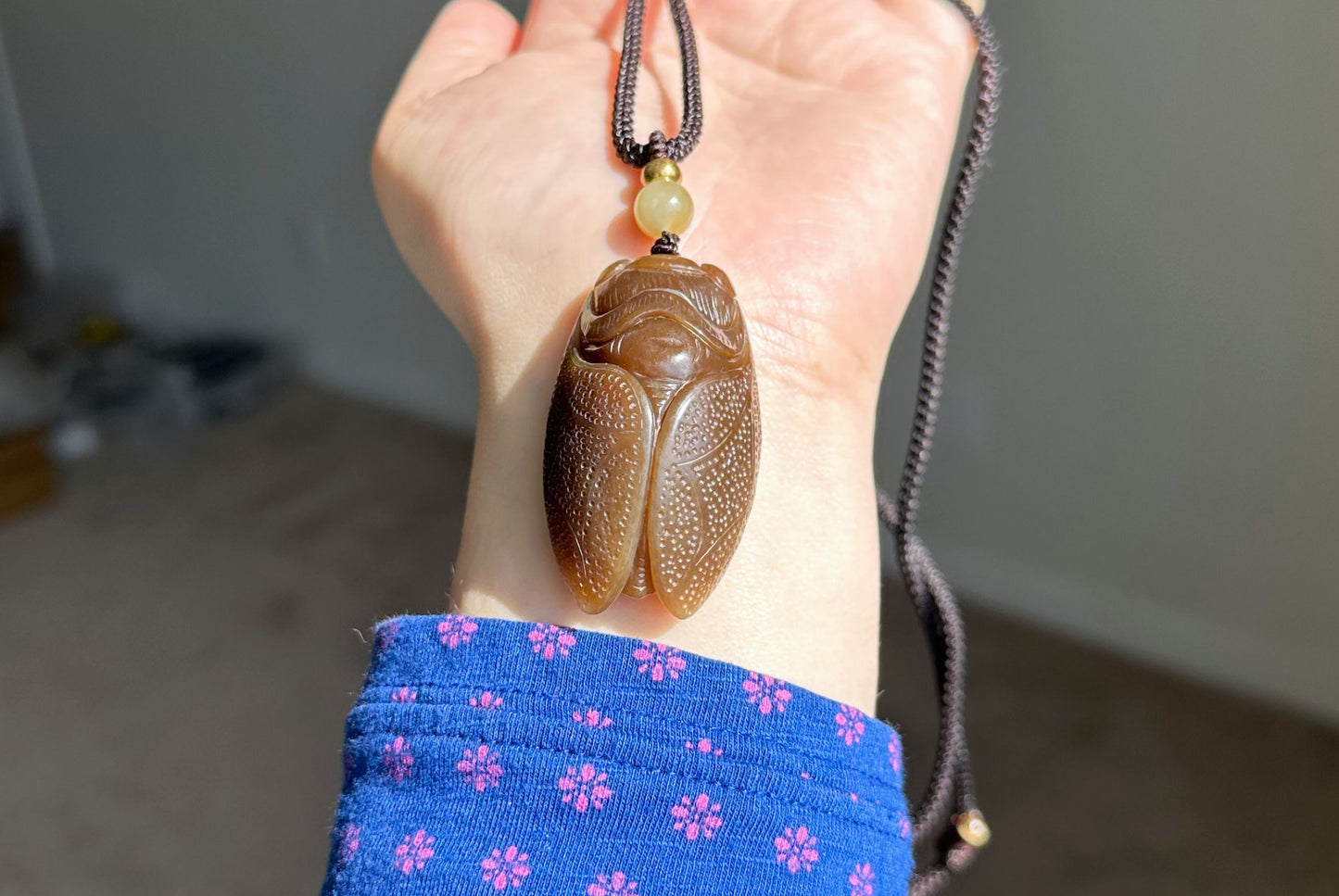 Certified Natural Full Brown Sugar Nephrite Jade Hand-Carved Cicada Pendant, 天然且末糖手工雕刻一鸣惊人(蝉)吊坠