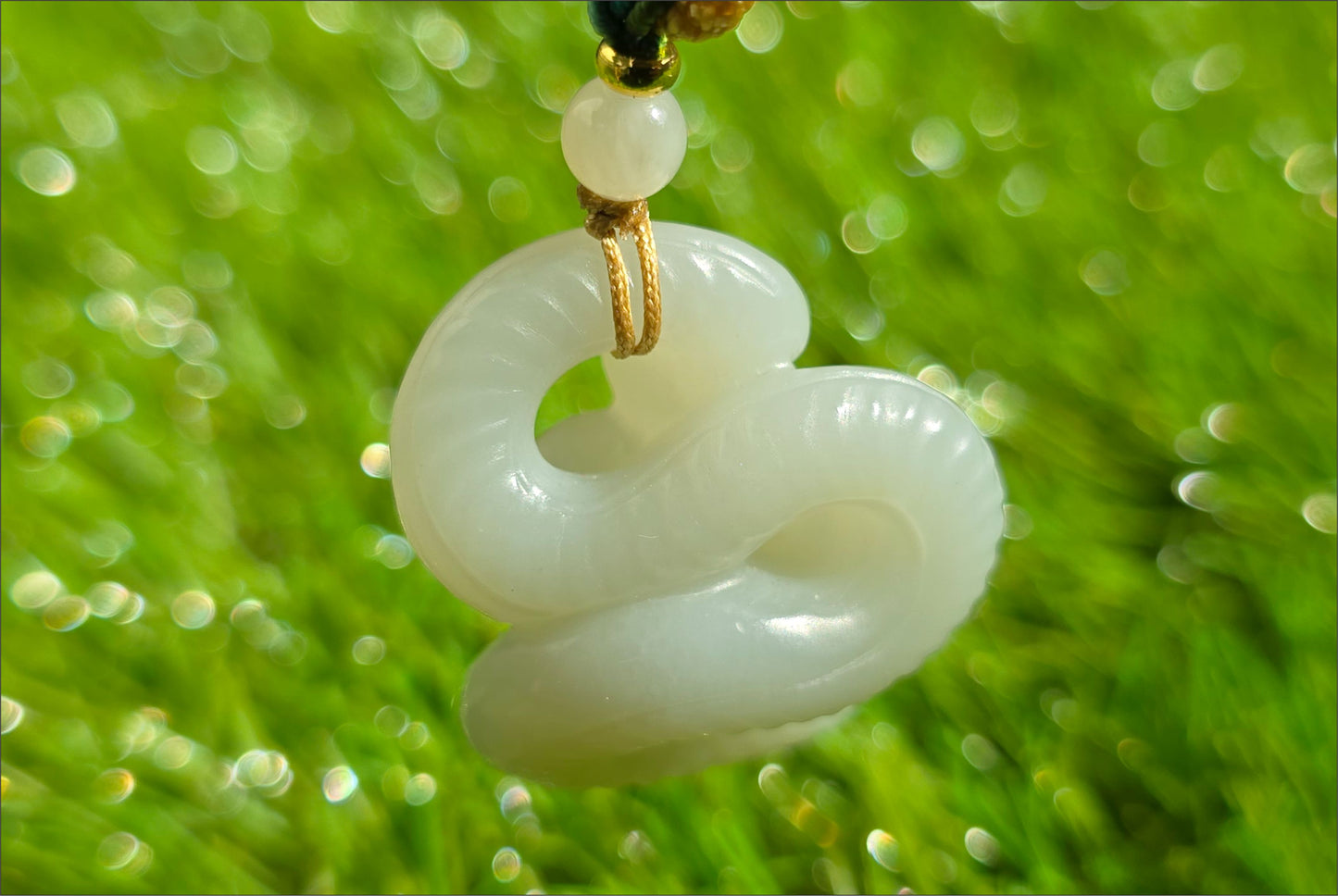 Certified Natural Qiemo White Nephrite Jade Hand-Carved Snake Pendant, 天然且末白和田玉手工雕刻蛇吊坠