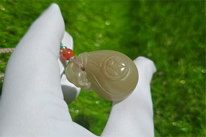 Certified Natural Qiemo Sugar and Warm White Nephrite Jade Hand-Carved Money Bag Pendant, 天然且末和田玉青白带糖手工雕刻钱袋吊坠