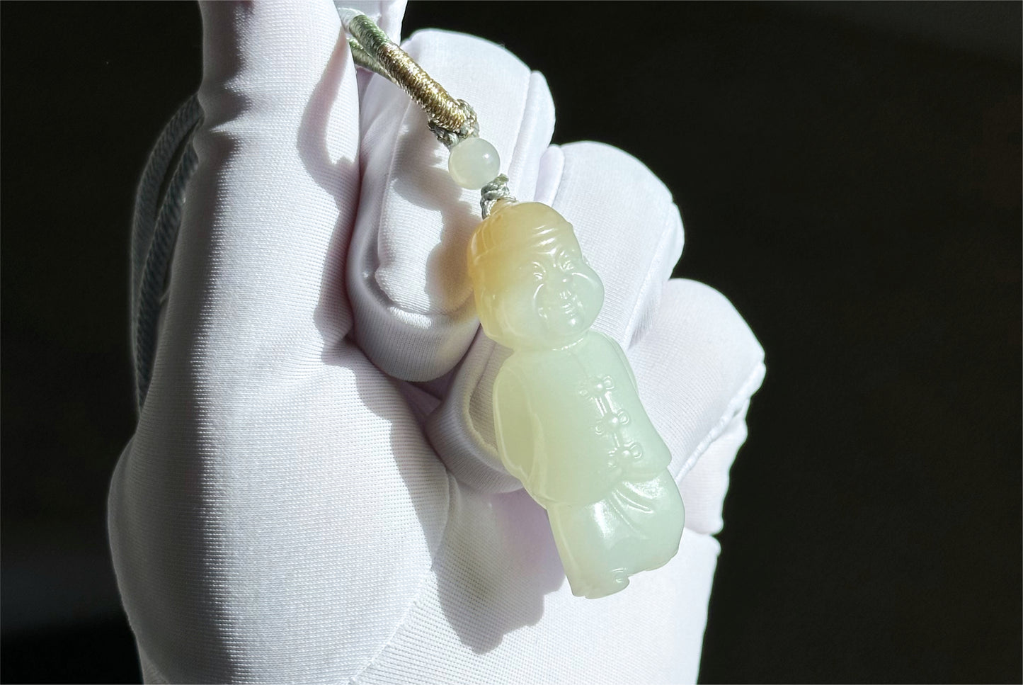 Certified Natural Russian White Nephrite Jade Hand Carved Little Wealth Bringer Pendant, 天然俄料和田白玉带糖手工雕刻小地主吊坠