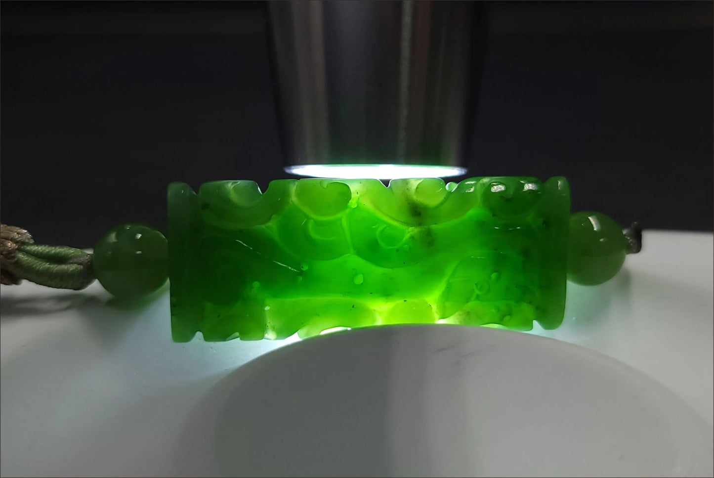 Certified Natural Vivid Green Nephrite Jade Carved triangular barrel-shaped Pendant，天然辣绿碧玉三角桶珠吊坠