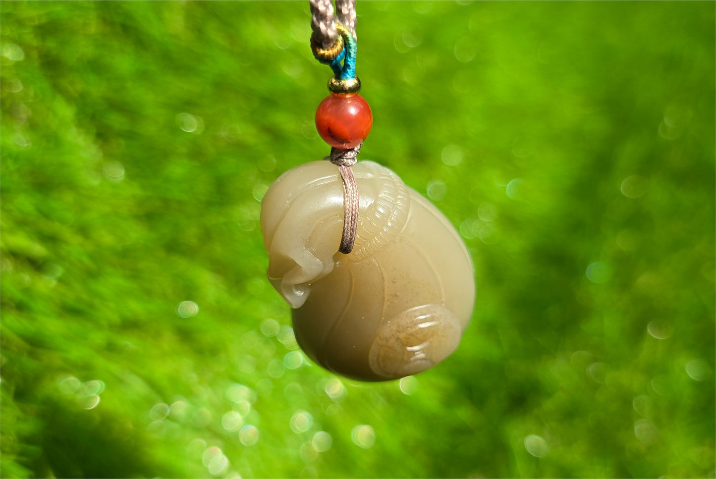 Certified Natural Qiemo Sugar and Warm White Nephrite Jade Hand-Carved Money Bag Pendant, 天然且末和田玉青白带糖手工雕刻钱袋吊坠