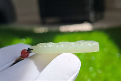 Certified Natural Qingshui Nephrite Jade Carved Guanyin Pendant, 天然晴水和田玉观音吊坠