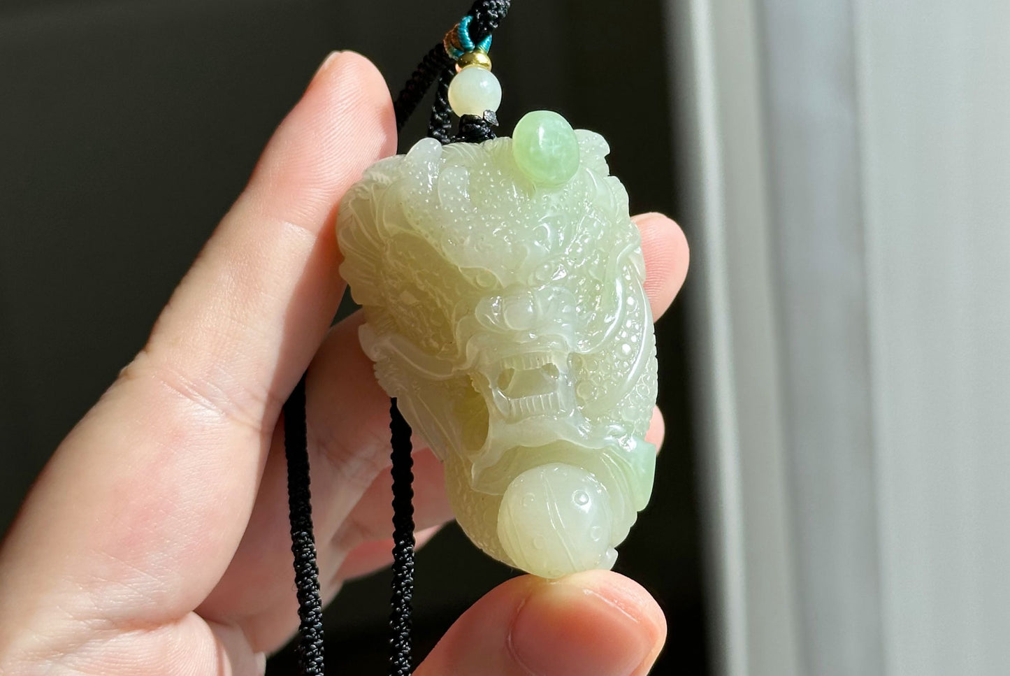 Certified Natural Qingshui and Emerald Green Nephrite Jade Hand Carved Dragon Pendant, 天然晴水带翠和田玉手工雕刻龙吊坠
