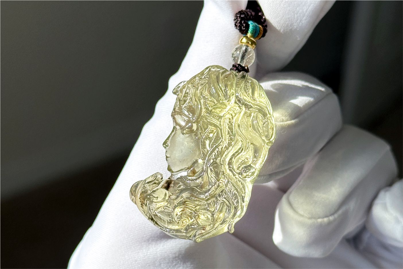 12.648 grams, Natural Top Grade High Clarity Authentic Libyan Desert Glass Tektite Carved Medusa Pendant, 天然透体利比亚陨石雕刻美杜莎吊坠
