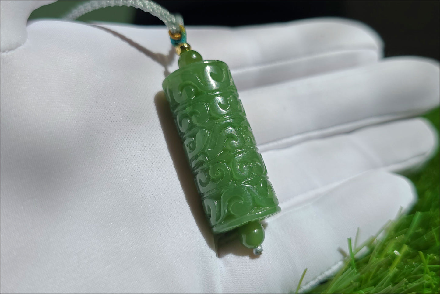 Certified Natural Spinach Green Nephrite Jade Carved Barrel-shaped Pendant，天然阳菠菜绿碧玉桶珠吊坠