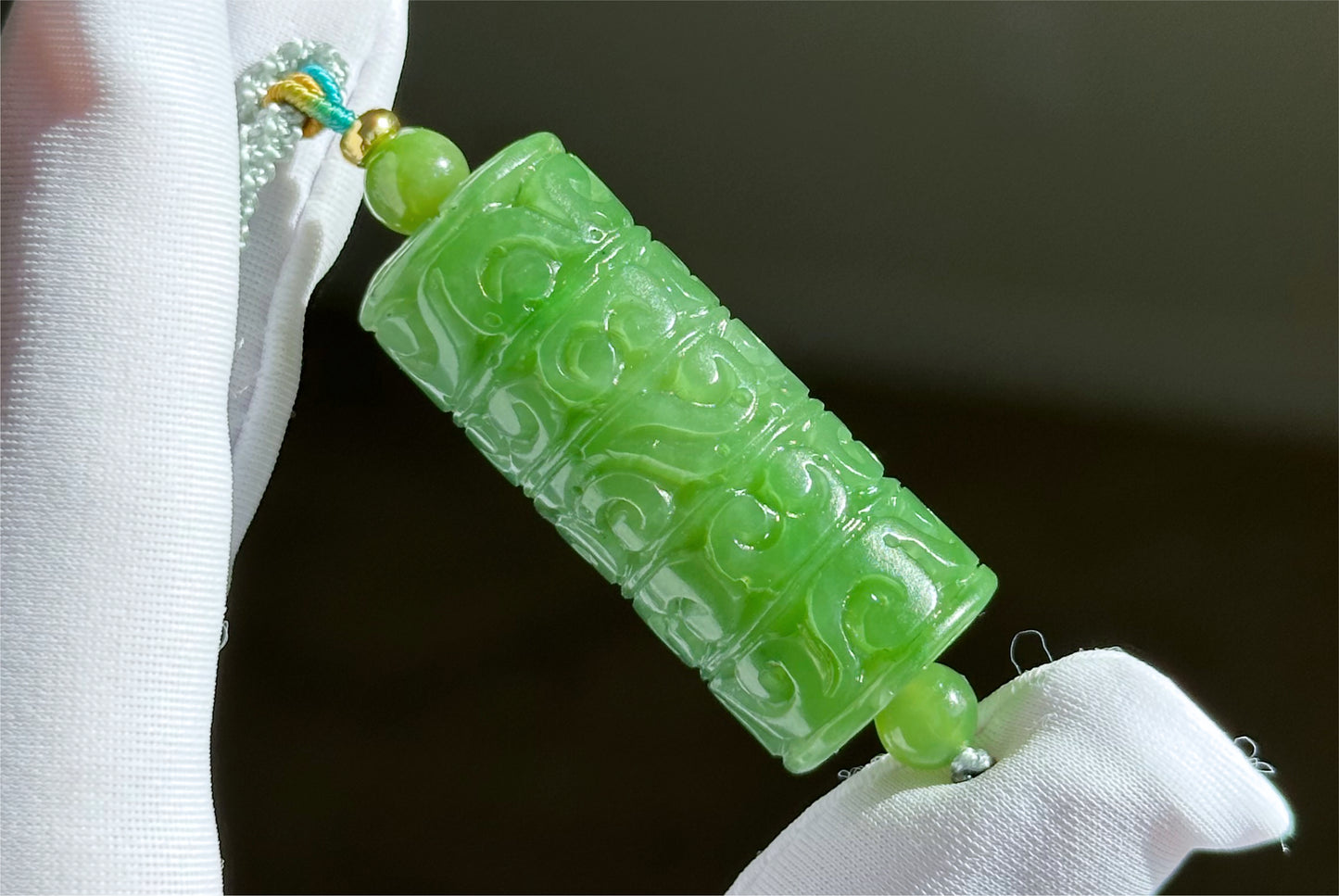 Certified Natural Spinach Green Nephrite Jade Carved Barrel-shaped Pendant，天然阳菠菜绿碧玉桶珠吊坠