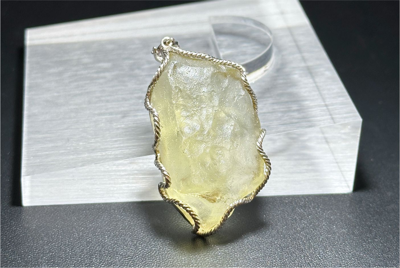 27.785Grams, Natural Authentic Libyan Desert Glass Tektite Silver Wrapped Pendant, Raw Libyan Desert Glass Pendant, 天然利比亚黄金陨石原石吊坠