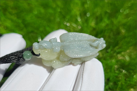 Certified Natural Ruoqiang Blue and Yellow Nephrite Jade Hand Carved Flying Pixiu Pendant, 天然若羌蓝皮黄口手工雕刻飞天貔貅吊坠