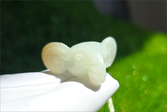Certified Natural Russian White Nephrite Jade Hand-Carved Ram Head Pendant, 天然俄料和田白玉带一口糖手工雕刻羊头吊坠