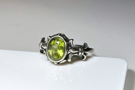 6x8, Natural Oval Faceted Peridot Silver Ring, S925 Sterling Silver Peridot Chrome Heart Ring, August Birthstone, 天然橄榄石克罗心纯银戒指