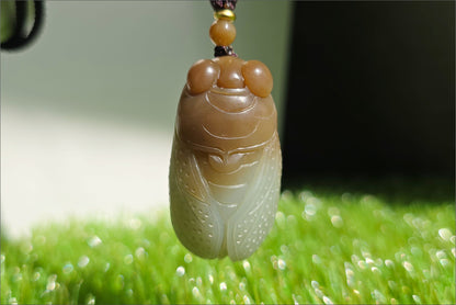 Certified Natural High-quality Ruoqiang Yellow and Sugar Brown Nephrite Jade Hand Carved Cicada Pendant, 天然若羌青黄口带糖和田玉手工雕刻一鸣惊人(蝉)吊坠