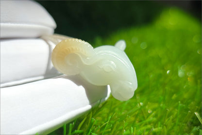 Certified Natural Russian White Nephrite Jade Hand-Carved Ram Head Pendant, 天然俄料和田白玉带一口糖手工雕刻羊头吊坠