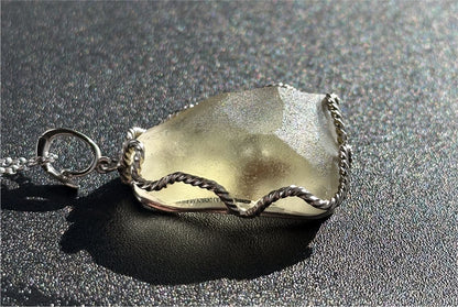 15.642Grams, Natural Authentic Raw Libyan Desert Glass Tektite Silver Wrapped Pendant, 天然利比亚黄金陨石原石吊坠