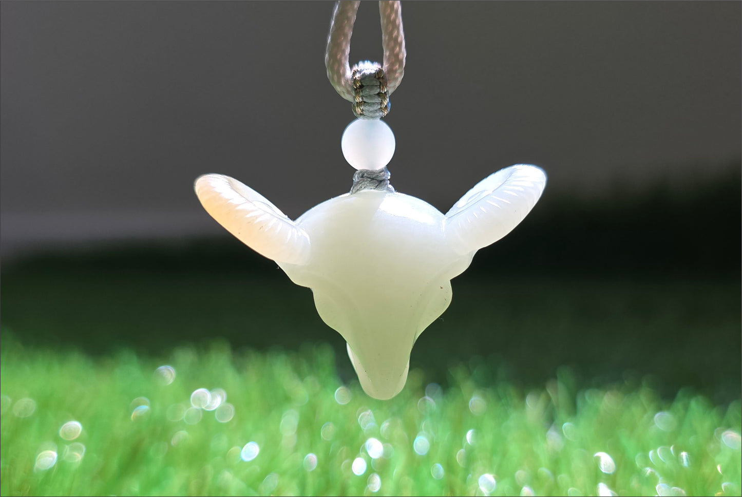 Certified Natural Russian White Nephrite Jade Hand-Carved Ram Head Pendant, 天然俄料和田白玉带一口糖手工雕刻羊头吊坠
