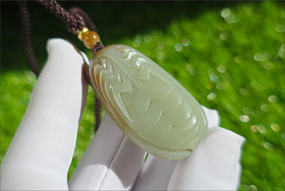Certified Natural High-quality Ruoqiang Yellow and Sugar Brown Nephrite Jade Hand Carved Cicada Pendant, 天然若羌青黄口带糖和田玉手工雕刻一鸣惊人(蝉)吊坠