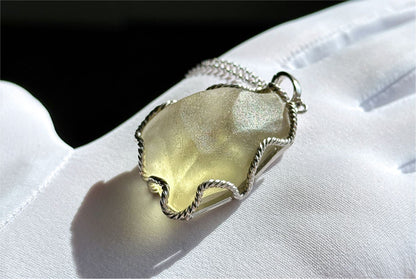 15.642Grams, Natural Authentic Raw Libyan Desert Glass Tektite Silver Wrapped Pendant, 天然利比亚黄金陨石原石吊坠