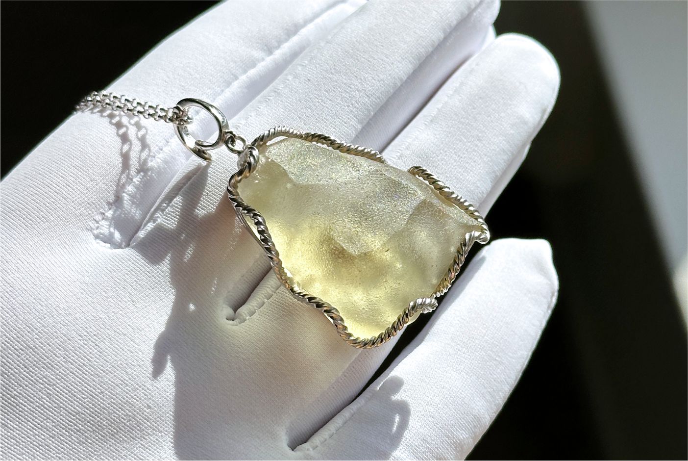 15.642Grams, Natural Authentic Raw Libyan Desert Glass Tektite Silver Wrapped Pendant, 天然利比亚黄金陨石原石吊坠