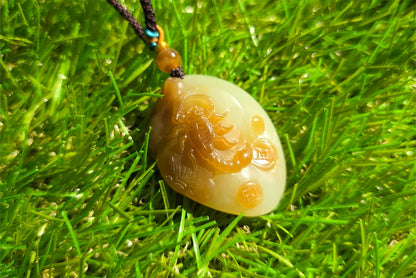 Certified Natural Qiemo Sugar and Warm White Nephrite jade Hand Carved Scorpion Pendant, 且末糖白和田玉手工雕刻蝎子(独霸一方）吊坠
