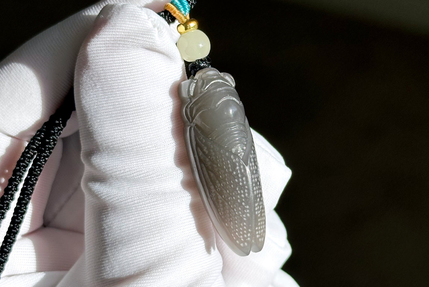 Certified Natural Emerald Green in Rich Smoky Purple Nephrite Jade Carved Cicada pendant, 天然浓烟紫带翠和田玉雕刻一鸣惊人(蝉)吊坠