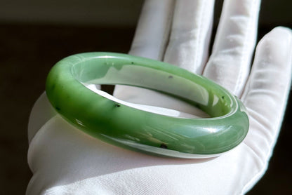 61mm, Certified Natural Siberian Spinach Green Nephrite Jade Bangle, 天然俄老油菠菜绿碧玉手镯