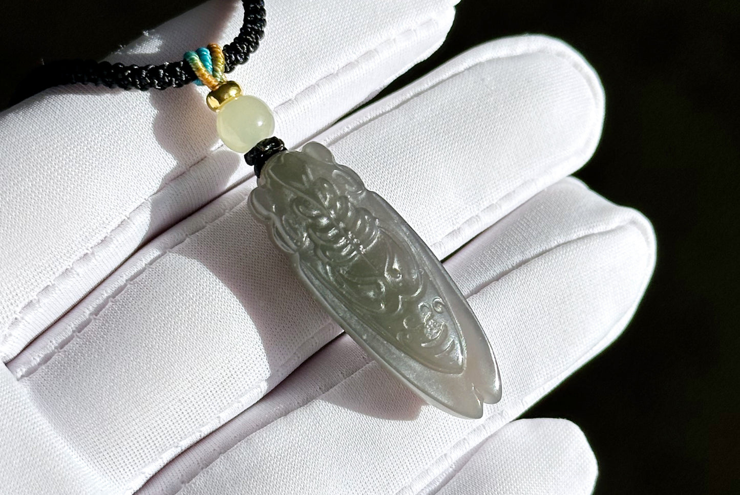 Certified Natural Emerald Green in Rich Smoky Purple Nephrite Jade Carved Cicada pendant, 天然浓烟紫带翠和田玉雕刻一鸣惊人(蝉)吊坠