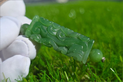 Certified Natural Vivid Green Nephrite Jade Carved triangular barrel-shaped Pendant，天然辣绿碧玉三角桶珠吊坠