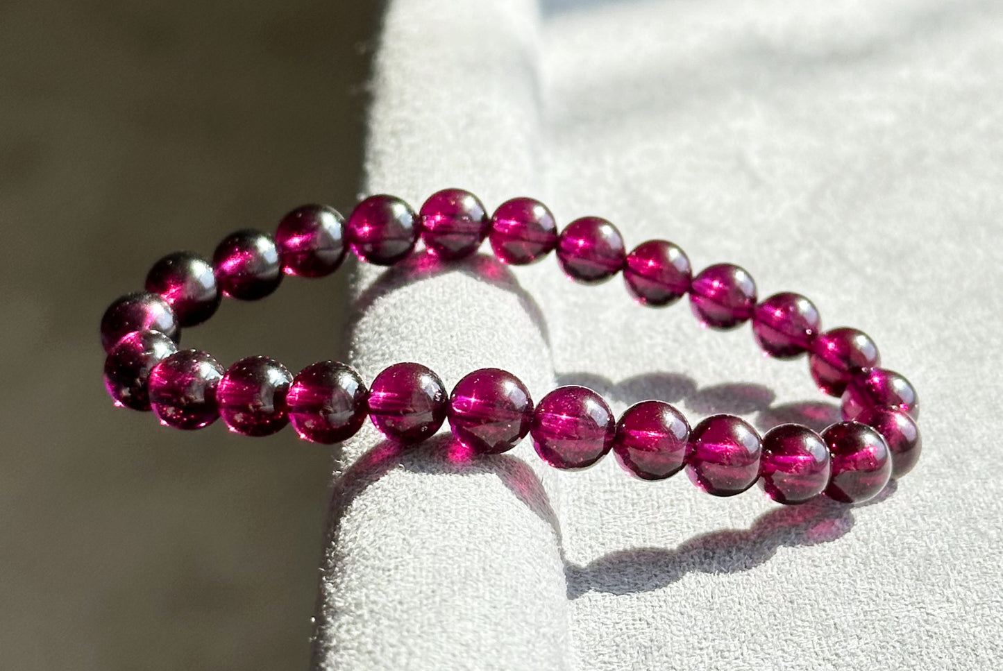 7mm+, Certified Top Grade Natural Brazil Purple Garnet Bracelet, Purple Garnet bracelet, 天然收藏集玻璃体巴西紫牙乌石榴手串