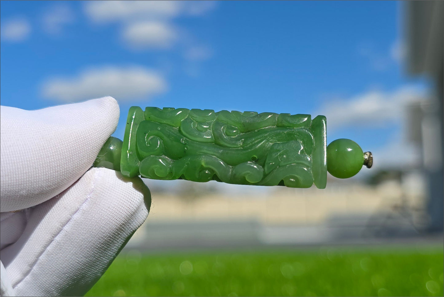 Certified Natural Vivid Green Nephrite Jade Carved triangular barrel-shaped Pendant，天然辣绿碧玉三角桶珠吊坠