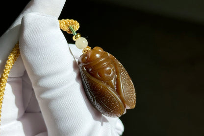 Certified Natural Full Brown Sugar Nephrite Jade Hand-Carved Cicada Pendant, 天然且末糖手工雕刻一鸣惊人(蝉)吊坠