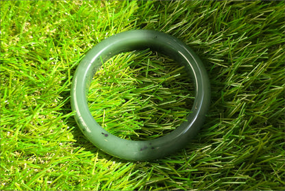 61mm, Certified Natural Siberian Spinach Green Nephrite Jade Bangle, 天然俄老油菠菜绿碧玉手镯