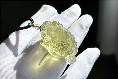 21.45 grams,Natural Authentic Libyan Desert Glass Tektite Hand Carved Money Toad Pendant,  天然利比亚黄金陨石手雕金蟾吊坠