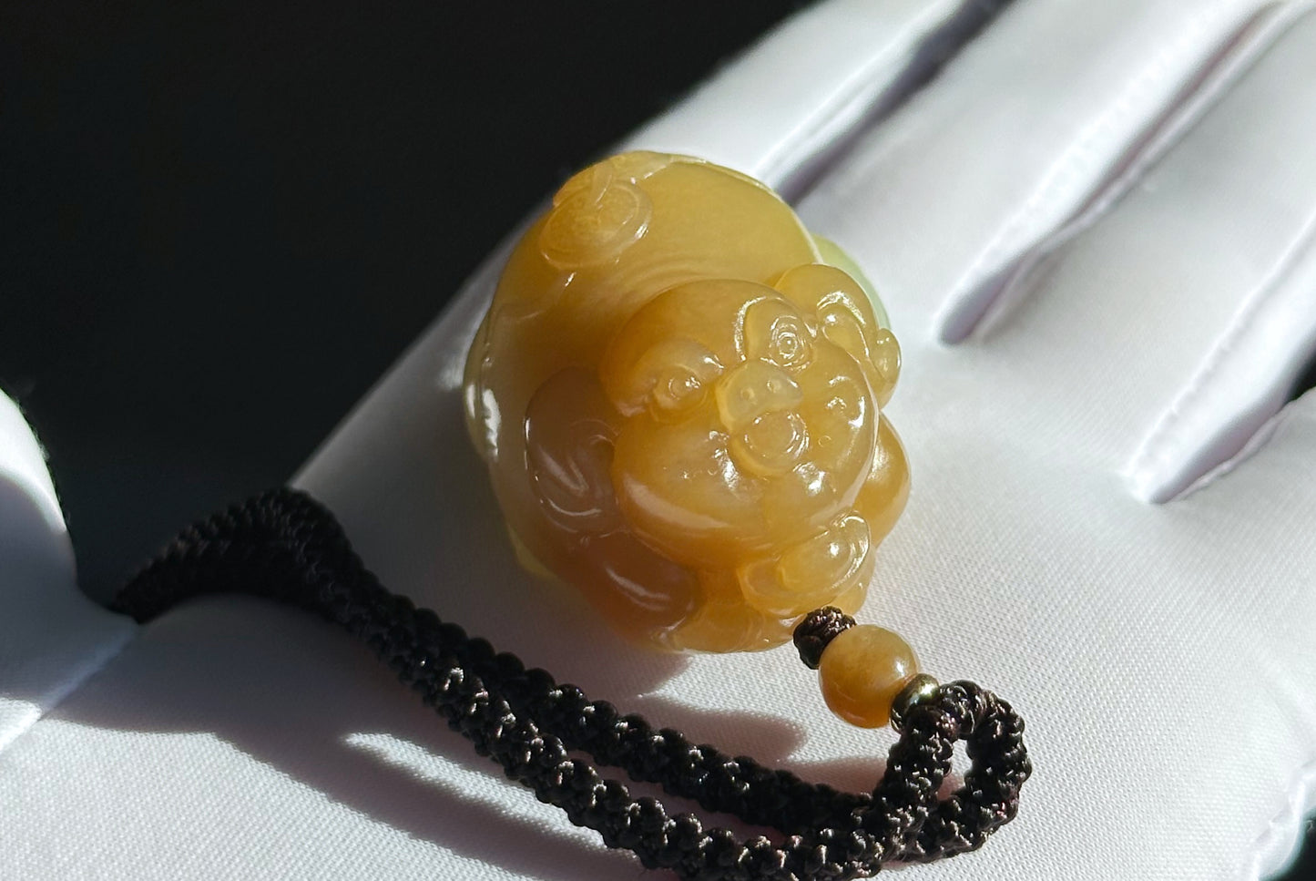 Certified Natural High-quality Qiemo Sugar-White Nephrite Jade Hand Carved "Fortune Pig" pendant, 天然精品且末糖白和田玉手工雕刻福猪吊坠