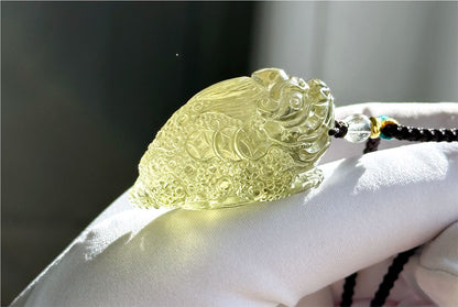 21.45 grams,Natural Authentic Libyan Desert Glass Tektite Hand Carved Money Toad Pendant,  天然利比亚黄金陨石手雕金蟾吊坠