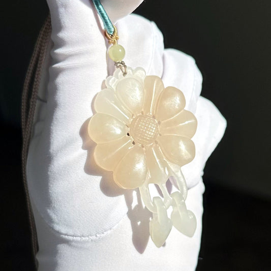 Certified Natural Lotus Pink Nephrite Jade Hand Carved Sunflower Pendant, 天然藕粉和田玉手工雕刻向日葵吊坠